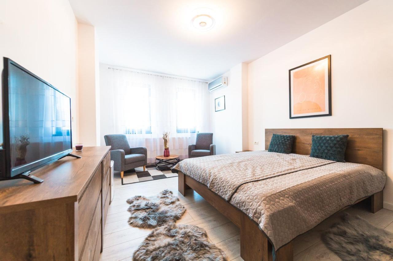Evra Apartments Recas Bagian luar foto