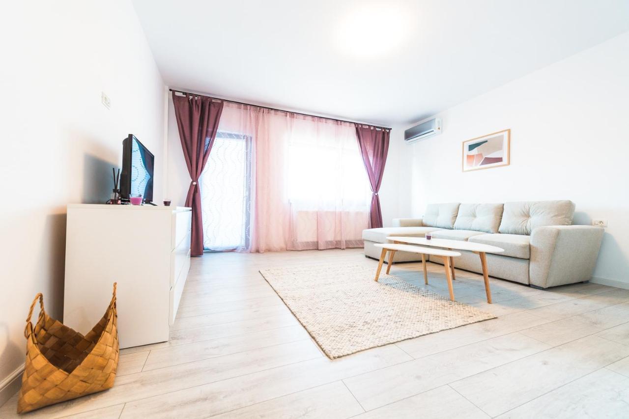 Evra Apartments Recas Bagian luar foto