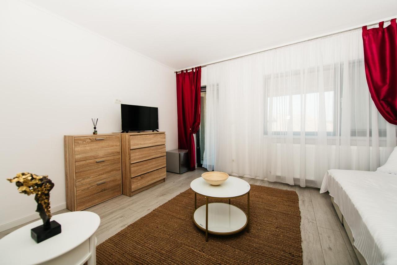 Evra Apartments Recas Bagian luar foto
