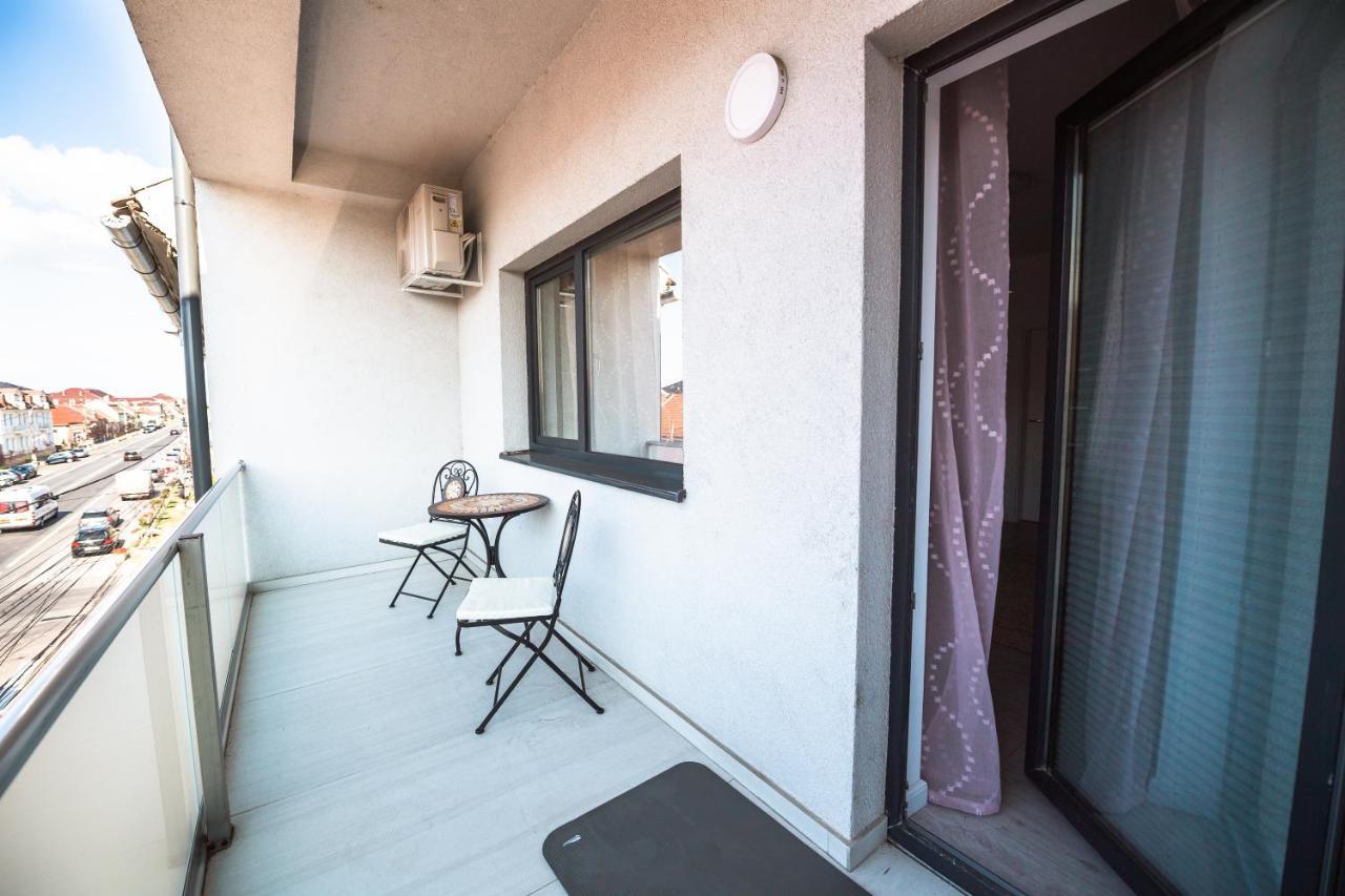 Evra Apartments Recas Bagian luar foto