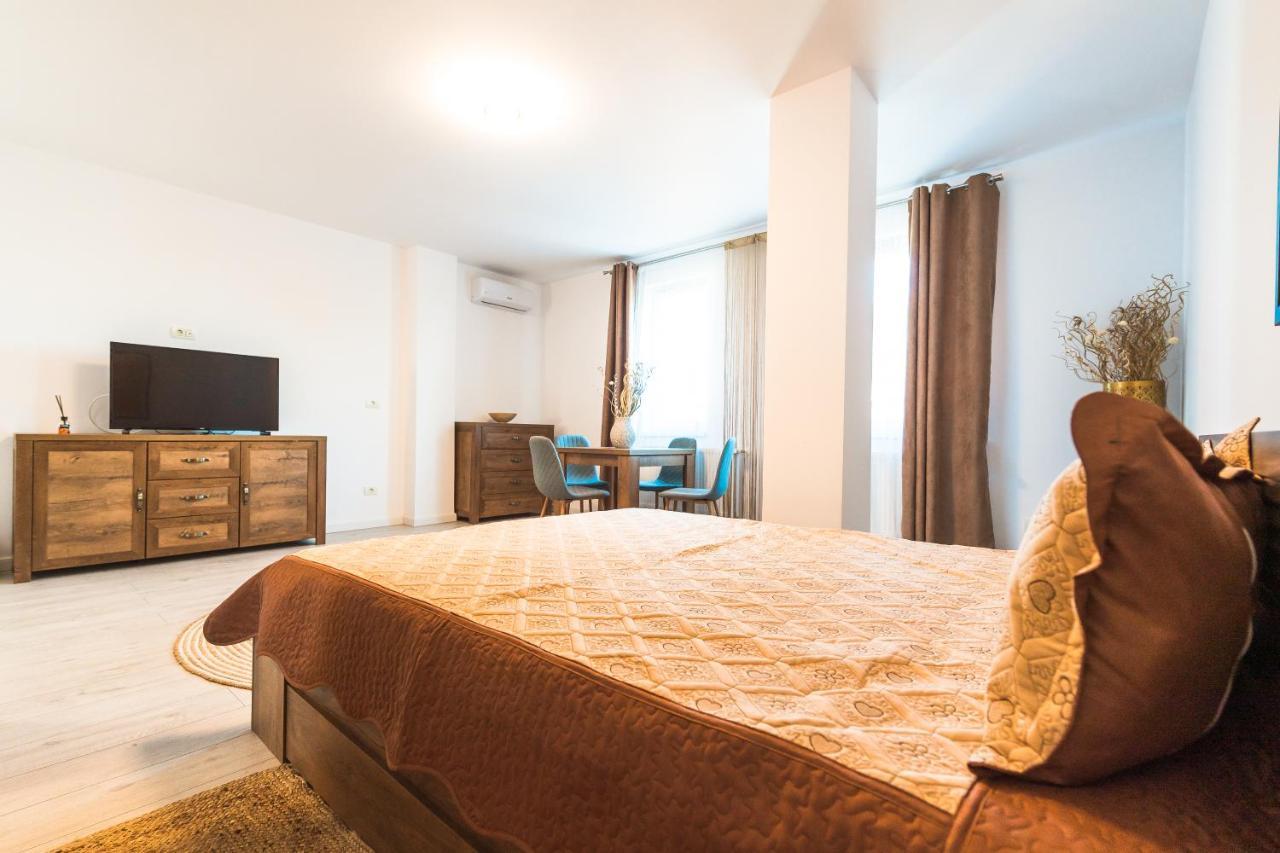 Evra Apartments Recas Bagian luar foto
