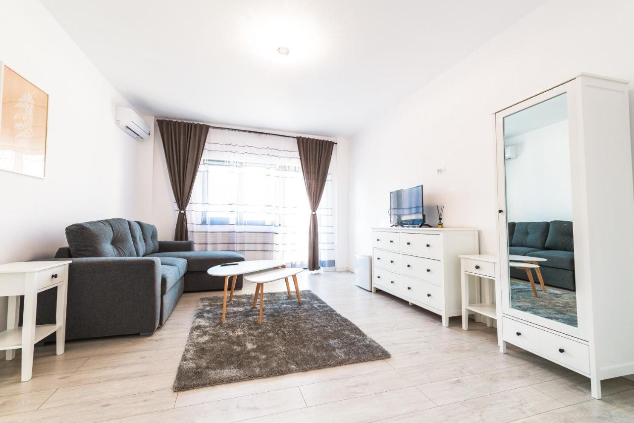 Evra Apartments Recas Bagian luar foto