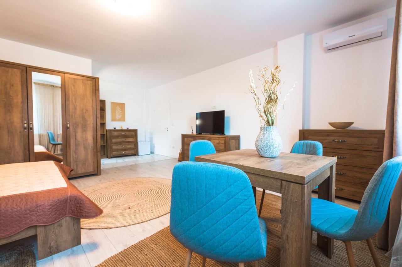 Evra Apartments Recas Bagian luar foto